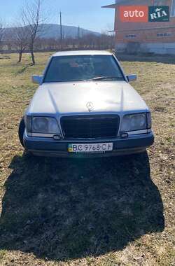 Седан Mercedes-Benz E-Class 1988 в Ивано-Франковске