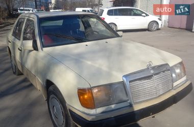 Седан Mercedes-Benz E-Class 1991 в Львове