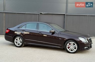 Седан Mercedes-Benz E-Class 2010 в Киеве