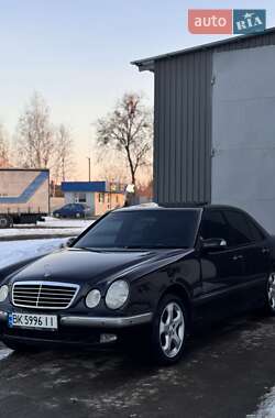 Седан Mercedes-Benz E-Class 2002 в Рокитном