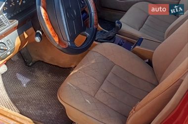 Седан Mercedes-Benz E-Class 1995 в Ровно