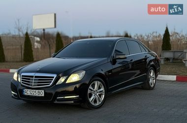 Седан Mercedes-Benz E-Class 2011 в Чернівцях