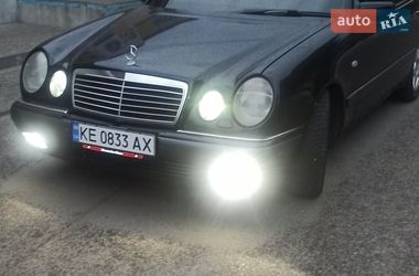 Седан Mercedes-Benz E-Class 1997 в Днепре