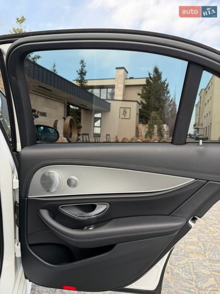 Седан Mercedes-Benz E-Class 2016 в Львові