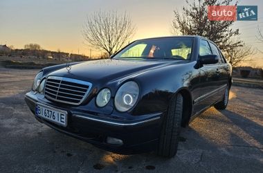 Седан Mercedes-Benz E-Class 2000 в Горішніх Плавнях