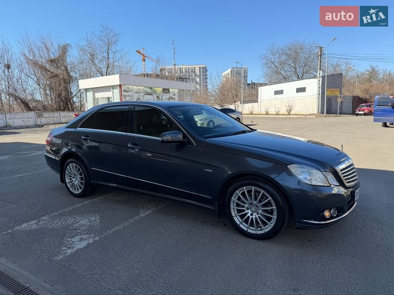 Mercedes-Benz E-Class 2009