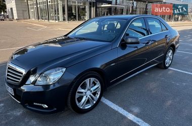 Седан Mercedes-Benz E-Class 2010 в Львове