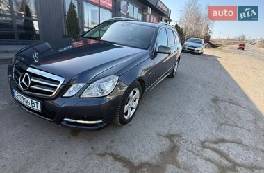 Универсал Mercedes-Benz E-Class 2011 в Черновцах