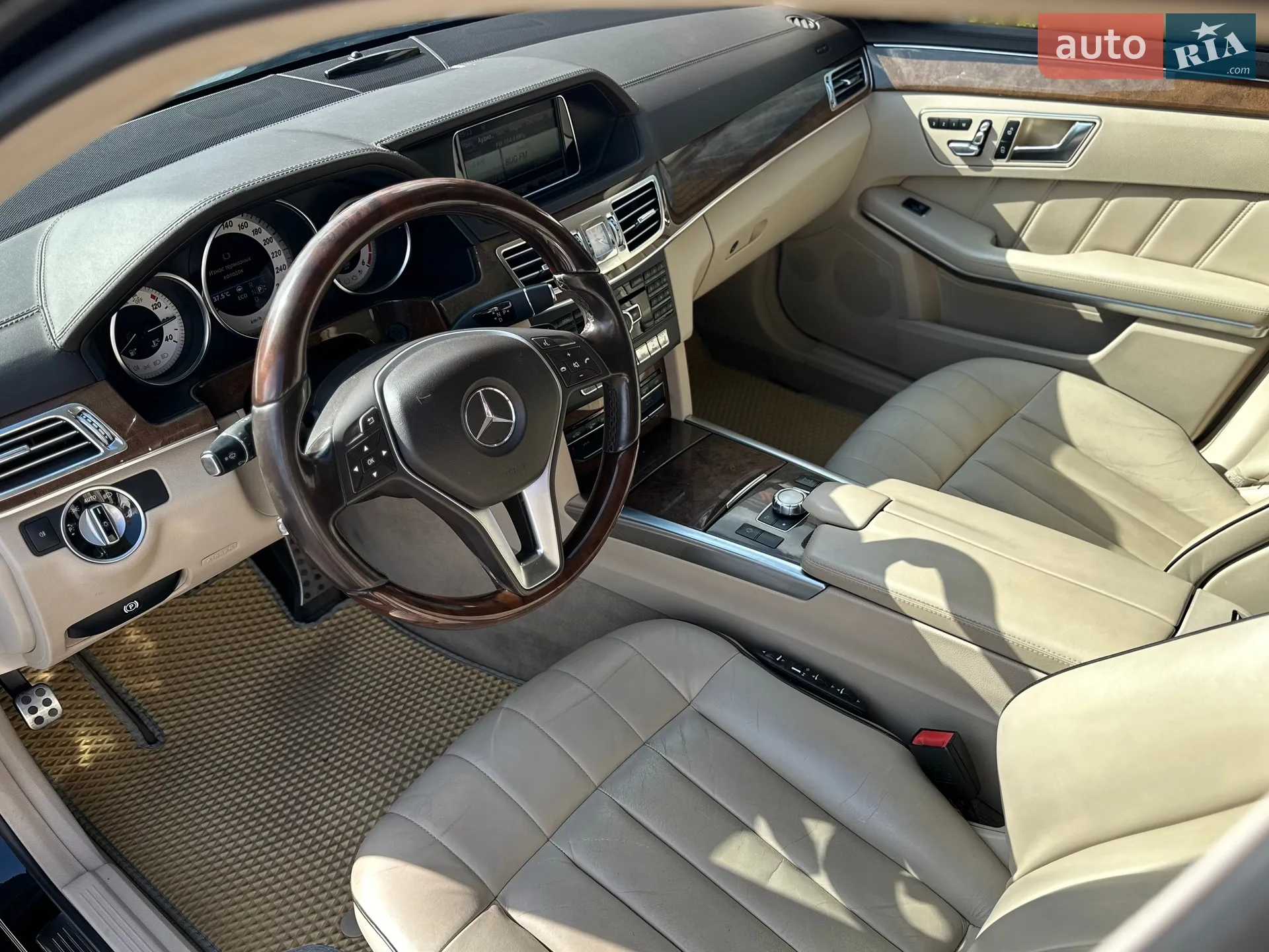 2013 Mercedes-Benz E-klasse - мініатюра 32