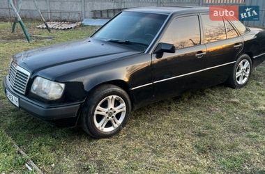 Седан Mercedes-Benz E-Class 1986 в Кривому Розі