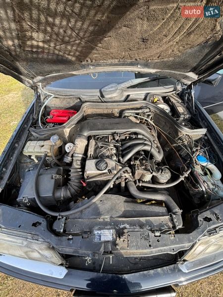 Седан Mercedes-Benz E-Class 1988 в Яворове
