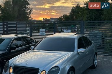 Седан Mercedes-Benz E-Class 2002 в Киеве