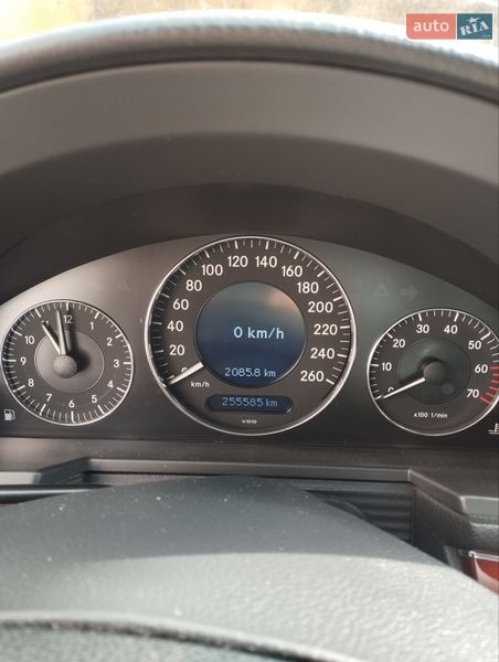 Седан Mercedes-Benz E-Class 2004 в Харькове