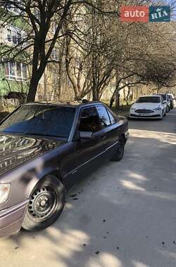 Седан Mercedes-Benz E-Class 1995 в Львові