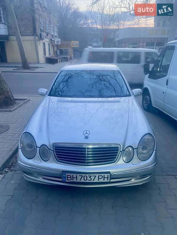 Mercedes-Benz E-Class 2002