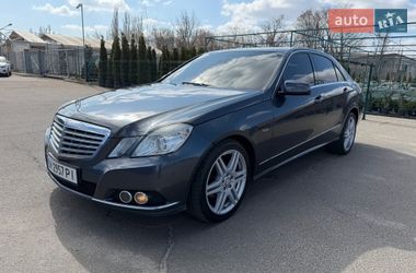 Седан Mercedes-Benz E-Class 2009 в Одессе
