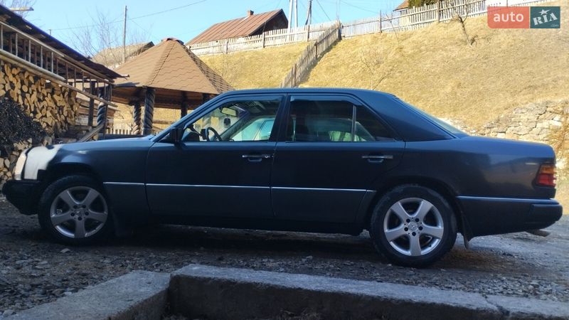 Mercedes-Benz E-Class 1993 Mercedes-Benz E-Class 1993