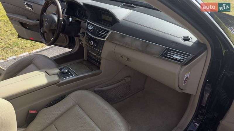 Седан Mercedes-Benz E-Class 2010 в Киеве
