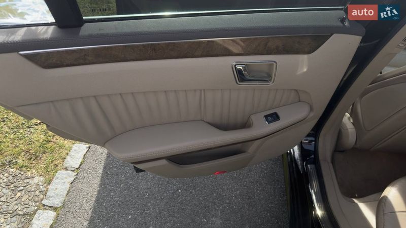 Седан Mercedes-Benz E-Class 2010 в Киеве