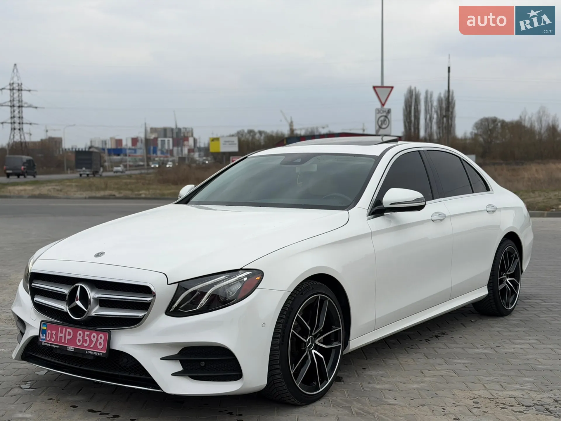 2017 Mercedes-Benz E-klasse - фото 1