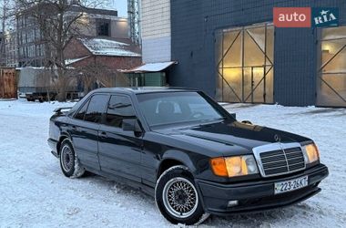 Седан Mercedes-Benz E-Class 1988 в Києві