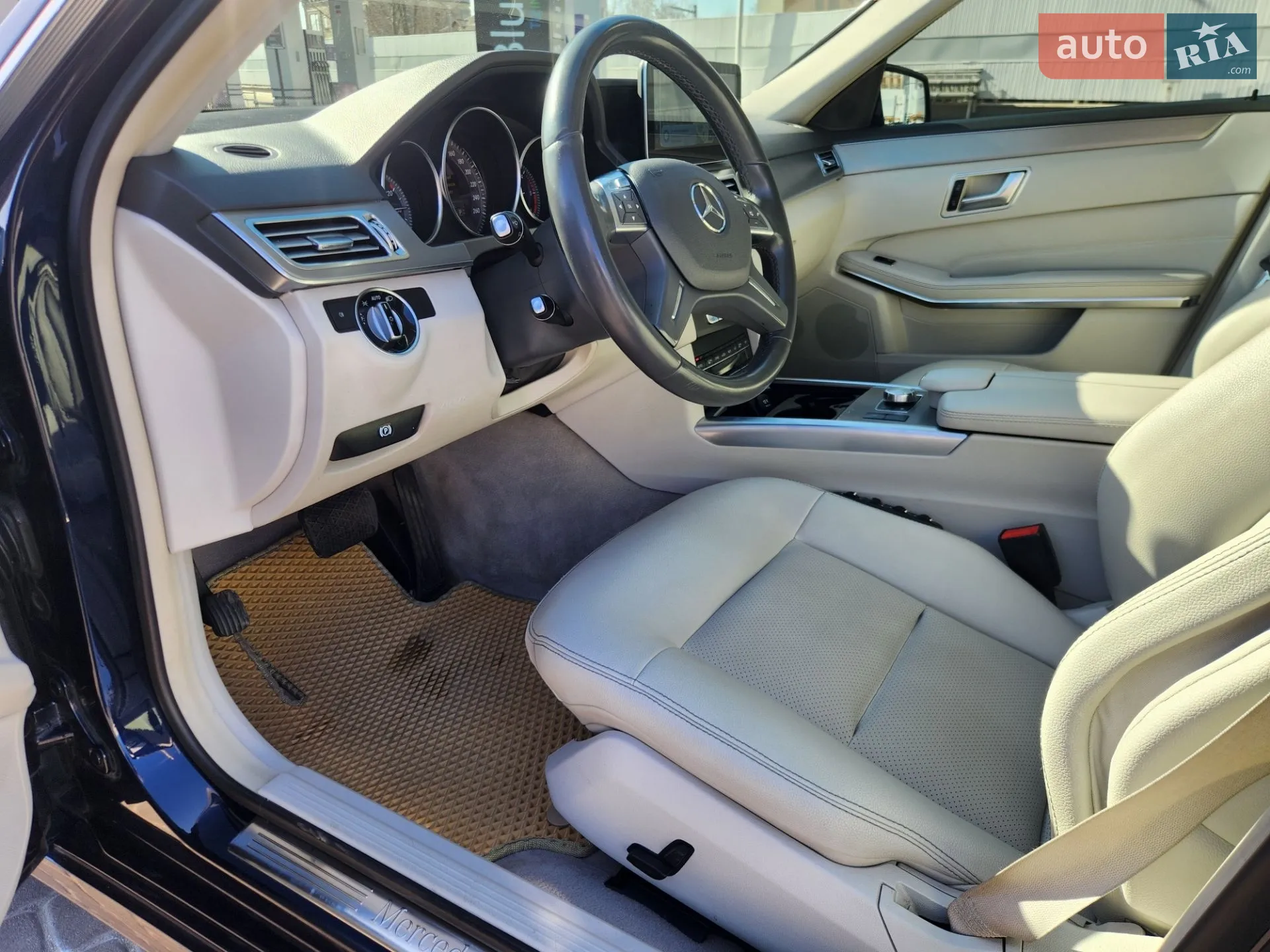 2013 Mercedes-Benz E-klasse - мініатюра 13