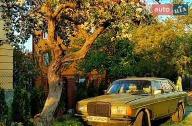 Седан Mercedes-Benz E-Class 1982 в Славському