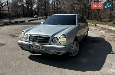 Седан Mercedes-Benz E-Class 1999 в Запорожье