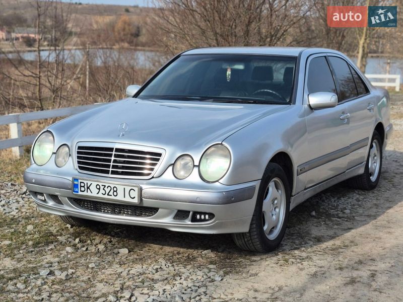 Mercedes-Benz E-Class 2001