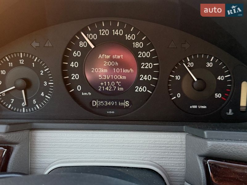 Седан Mercedes-Benz E-Class 2002 в Киеве