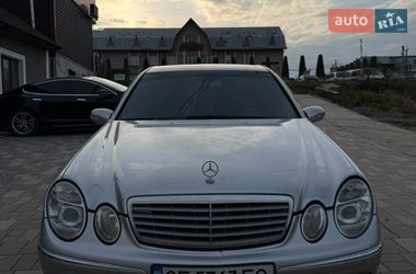 Седан Mercedes-Benz E-Class 2002 в Черновцах