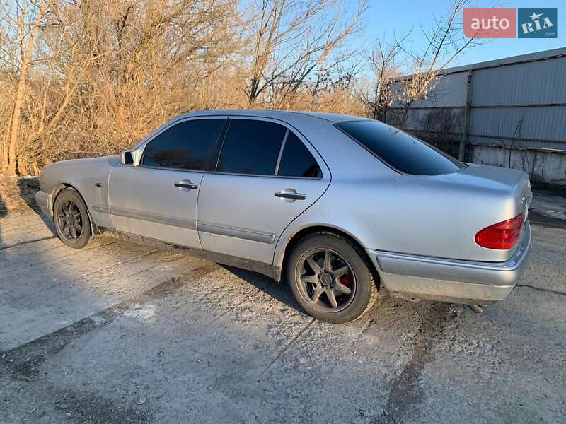 Седан Mercedes-Benz E-Class 1998 в Сумах