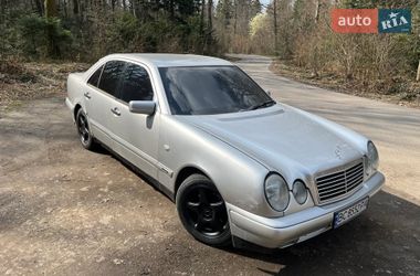 Седан Mercedes-Benz E-Class 1998 в Бориславе