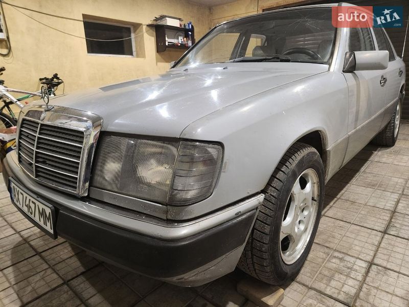 Mercedes-Benz E-Class 1990