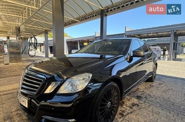 Седан Mercedes-Benz E-Class 2010 в Тячеве