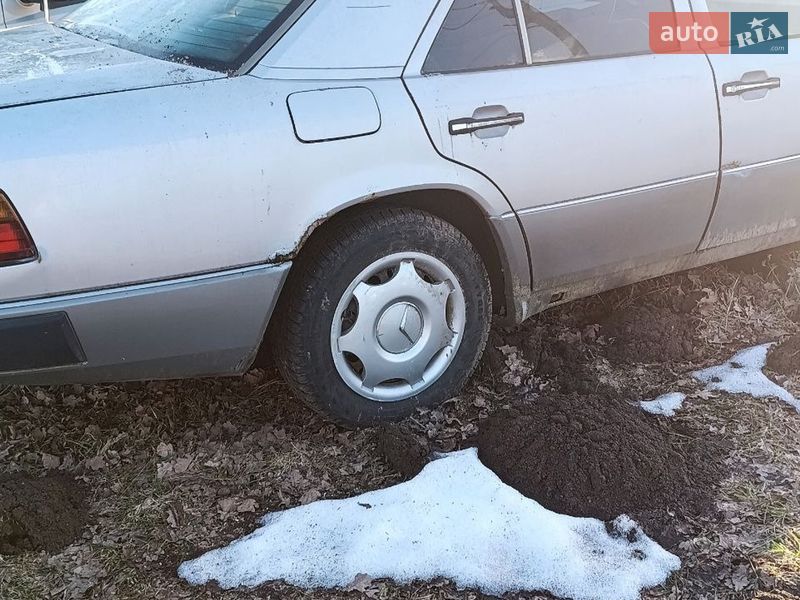 Седан Mercedes-Benz E-Class 1986 в Львове фото 4 Седан Mercedes-Benz E-Class 1986 в Львове