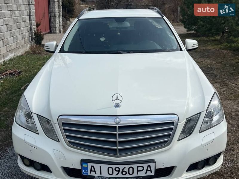 Mercedes-Benz E-Class 2011