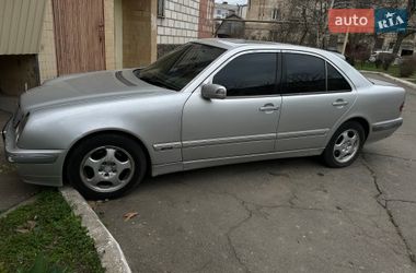 Седан Mercedes-Benz E-Class 2000 в Ізмаїлі