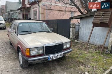 Седан Mercedes-Benz E-Class 1981 в Чернівцях