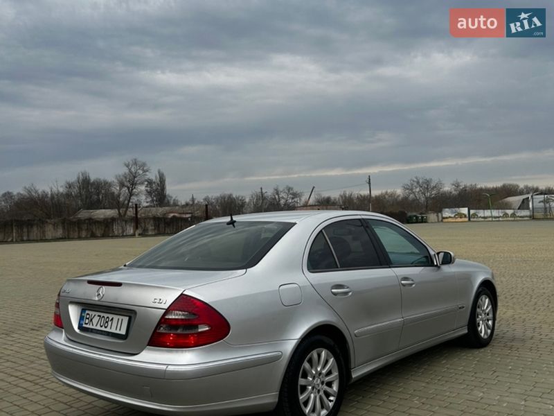 Седан Mercedes-Benz E-Class 2004 в Одессе