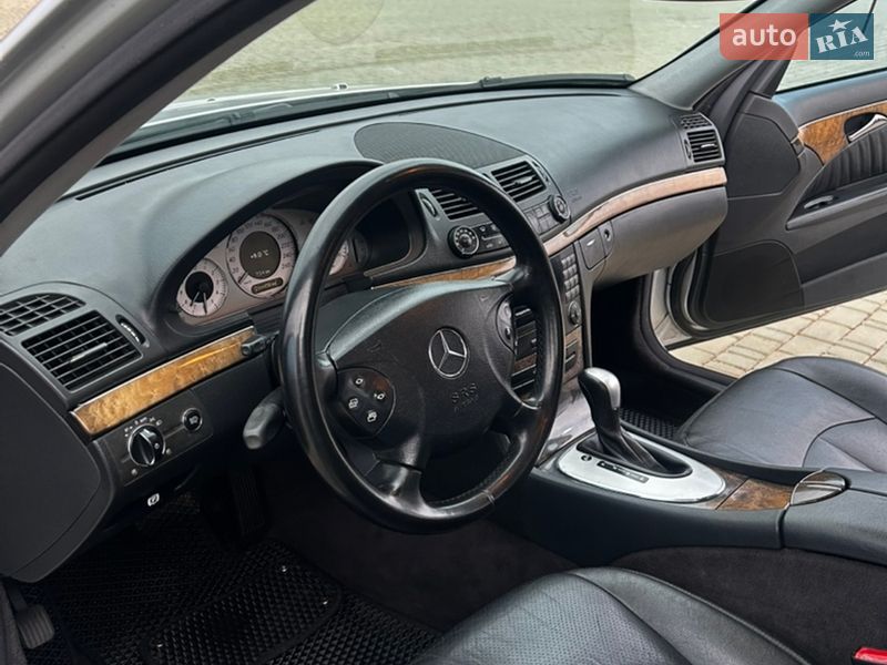 Седан Mercedes-Benz E-Class 2004 в Одессе