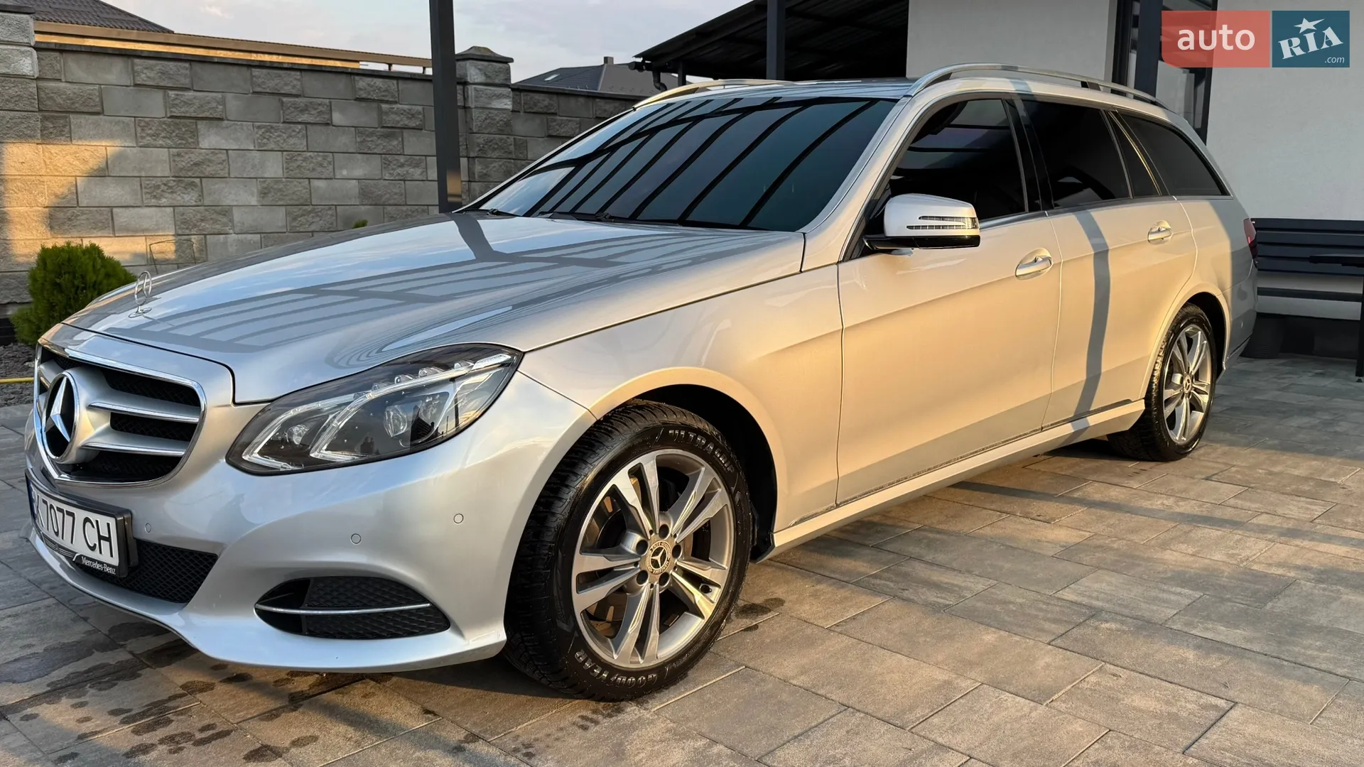2013 Mercedes-Benz E-klasse - фото 1