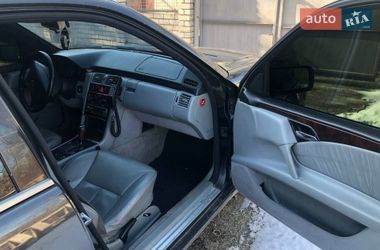 Седан Mercedes-Benz E-Class 1996 в Одессе