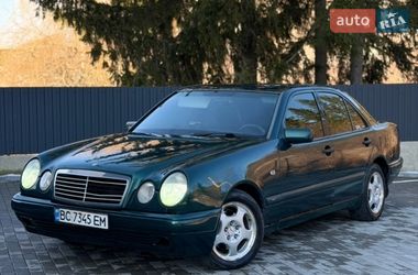 Седан Mercedes-Benz E-Class 1996 в Кременце