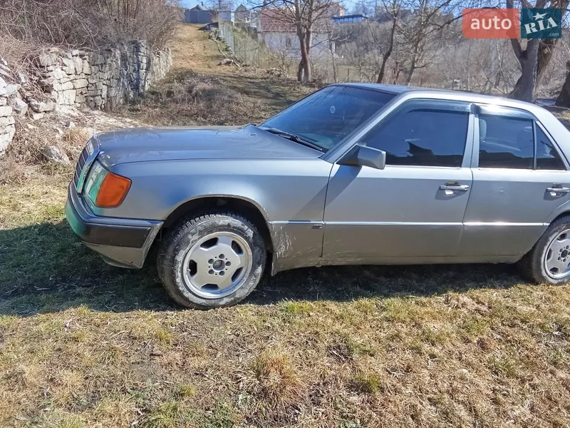 Mercedes-Benz E-Class 1990 VIN WDB1240211B117611 фото оголошення 2 з 33