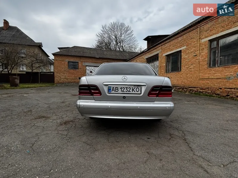 Mercedes-Benz E-Class 2001 VIN WDB2100071B475176 фото оголошення 12 з 50