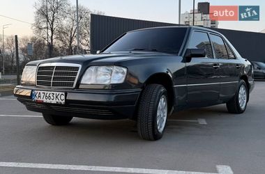 Седан Mercedes-Benz E-Class 1995 в Києві
