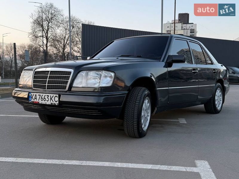 Mercedes-Benz E-Class 1995