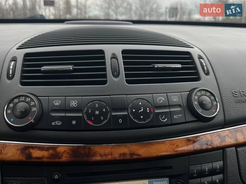 Седан Mercedes-Benz E-Class 2002 в Николаеве