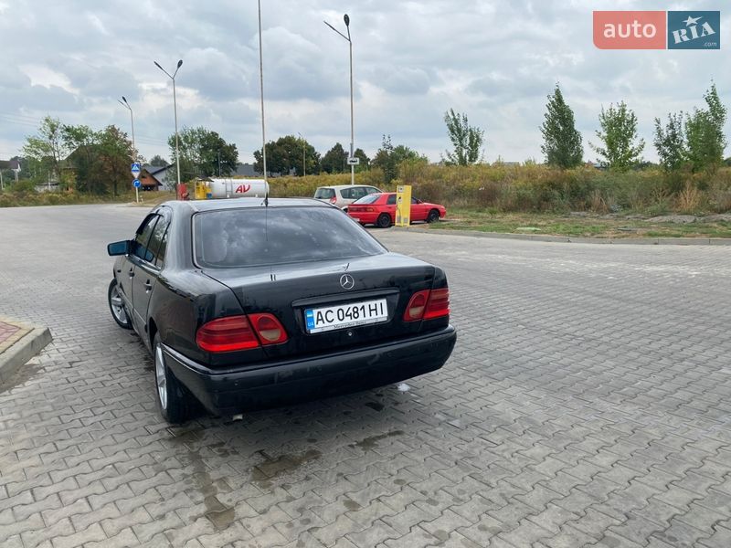 Седан Mercedes-Benz E-Class 1996 в Луцке